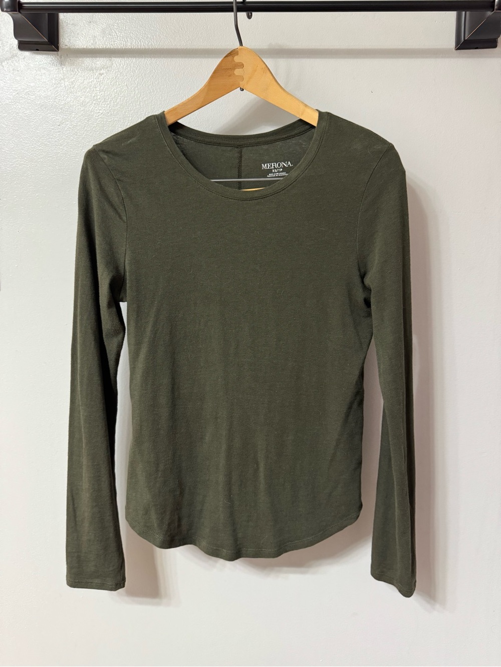 Merona Women's Olive Green Long-Sleeve Crewneck Tee T-Shirt XS